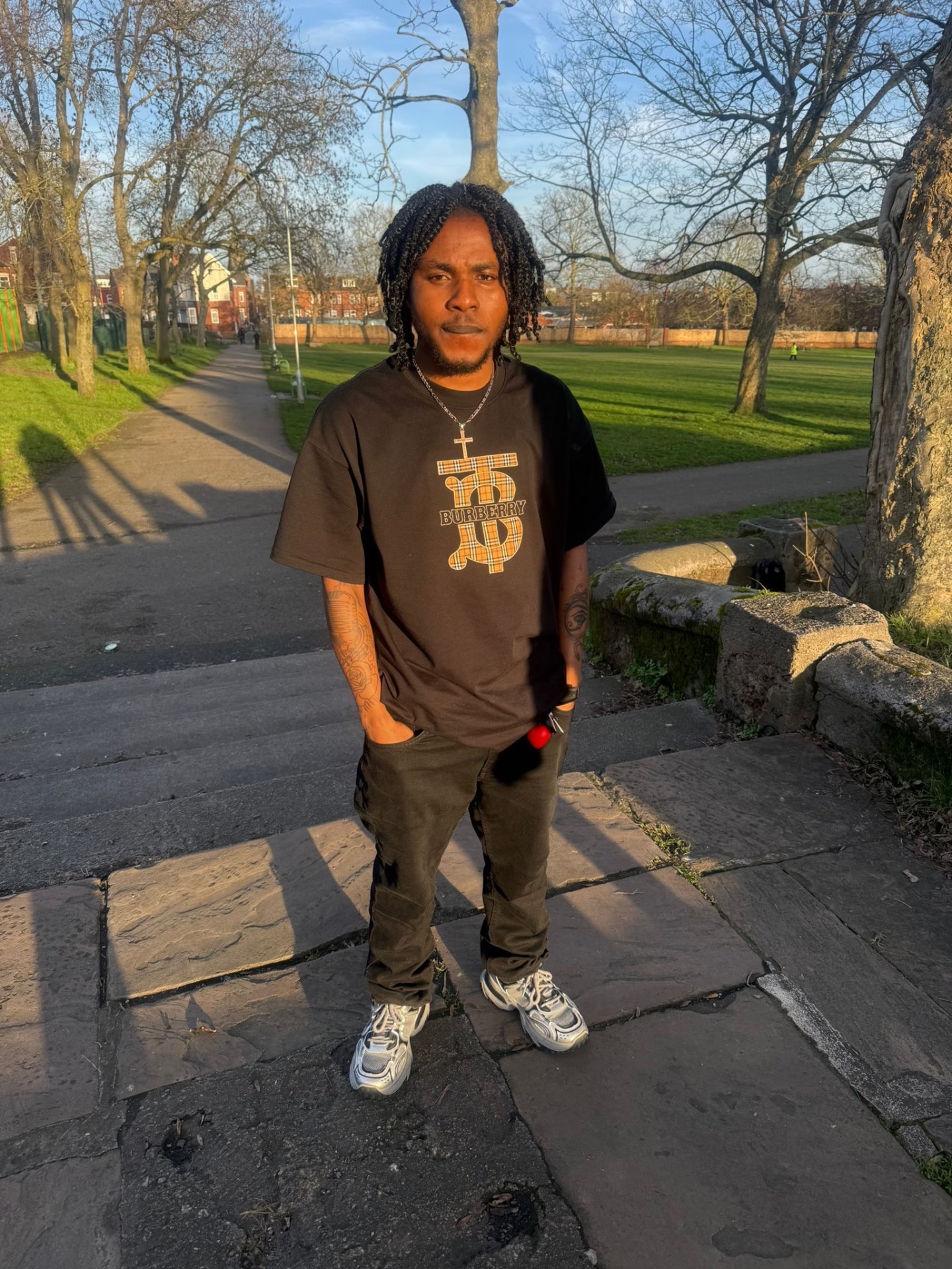 Burberry tee, park steps